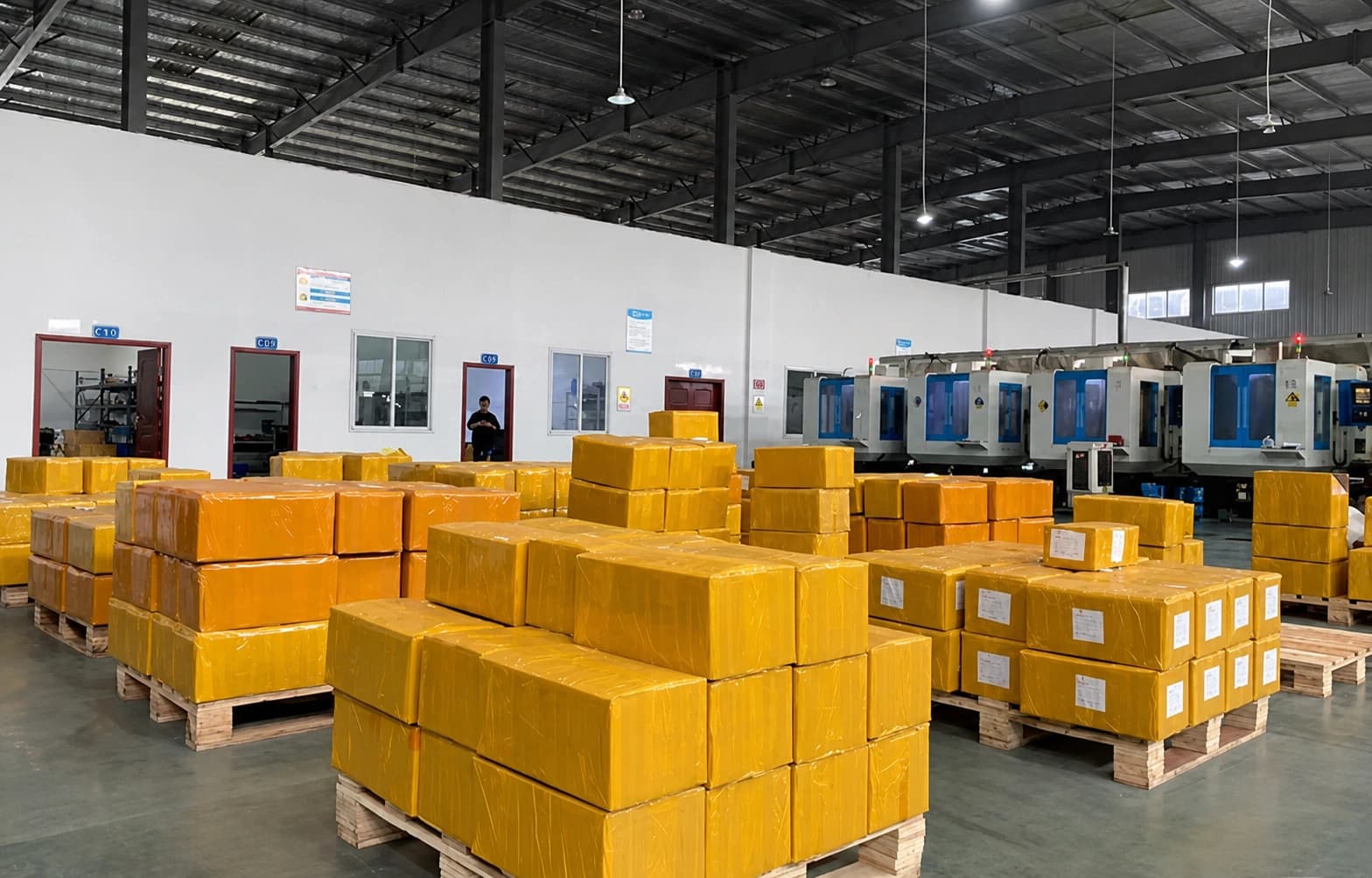Packed goods area in the supplied carbide machining workshop library
