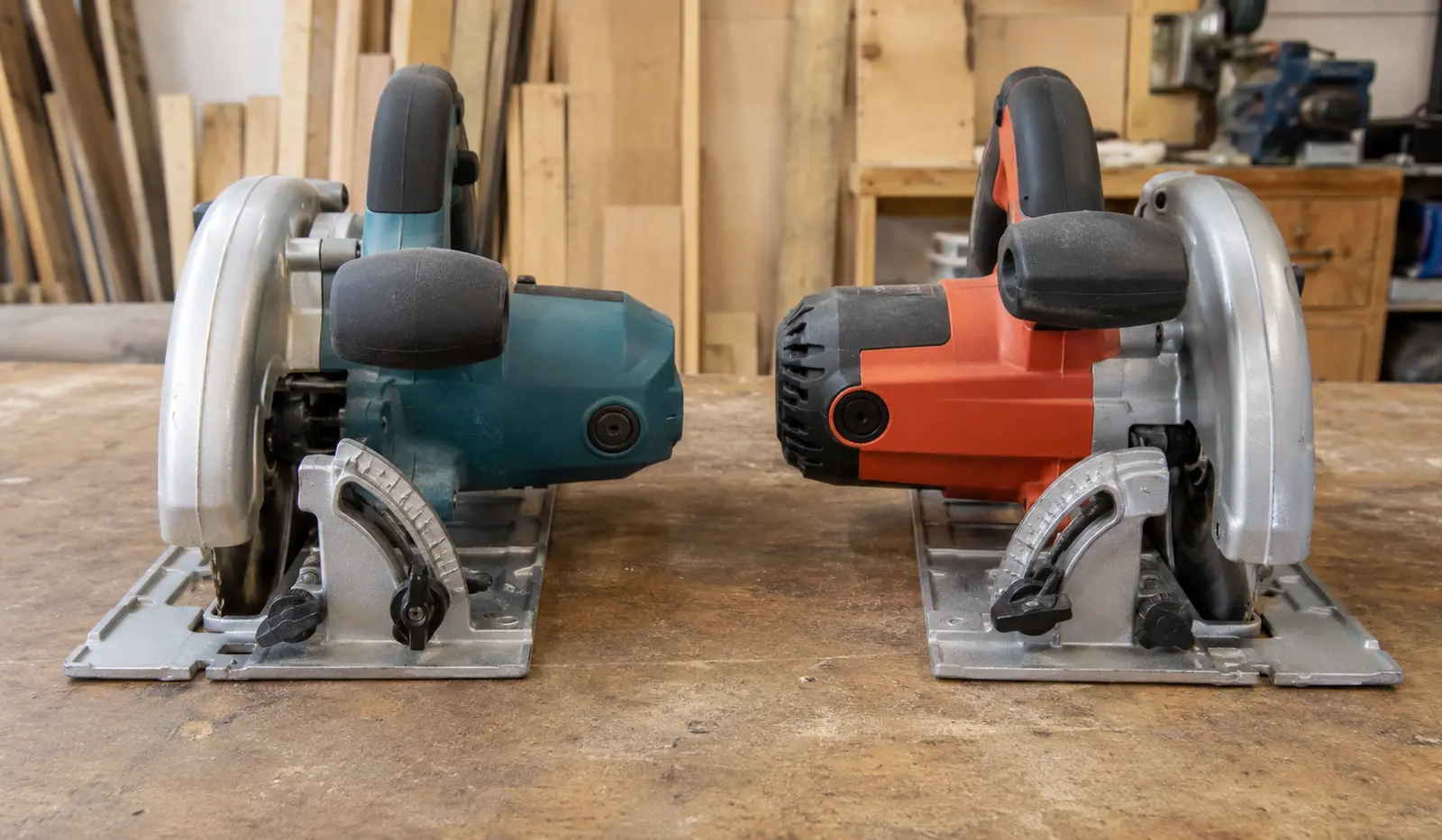 Left-Blade vs Right-Blade Circular Saw