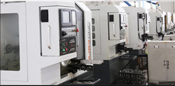 Enclosed machine and control panel in the threading-tool workshop