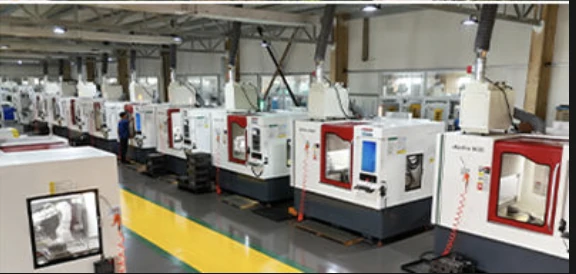 Machine rows and access aisle in the threading-tool workshop