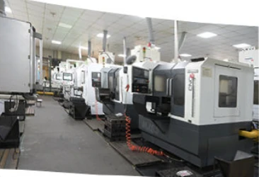 Enclosed machines and service lines in the threading-tool workshop
